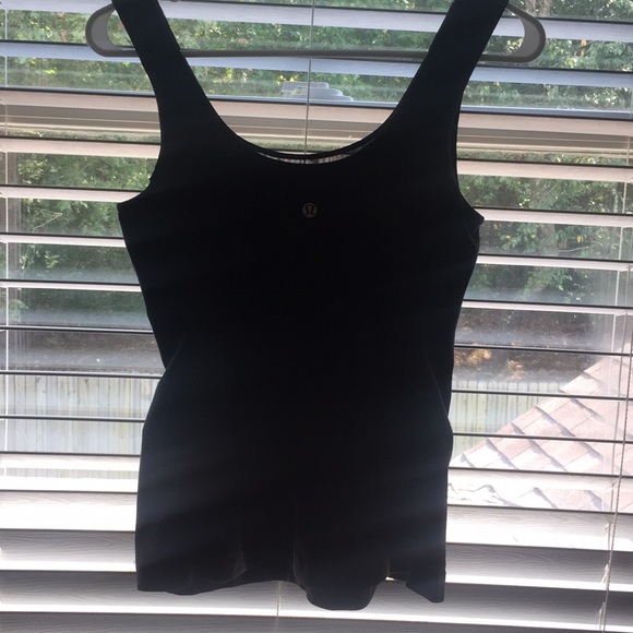 Black lululemon top - Picture 2 of 3
